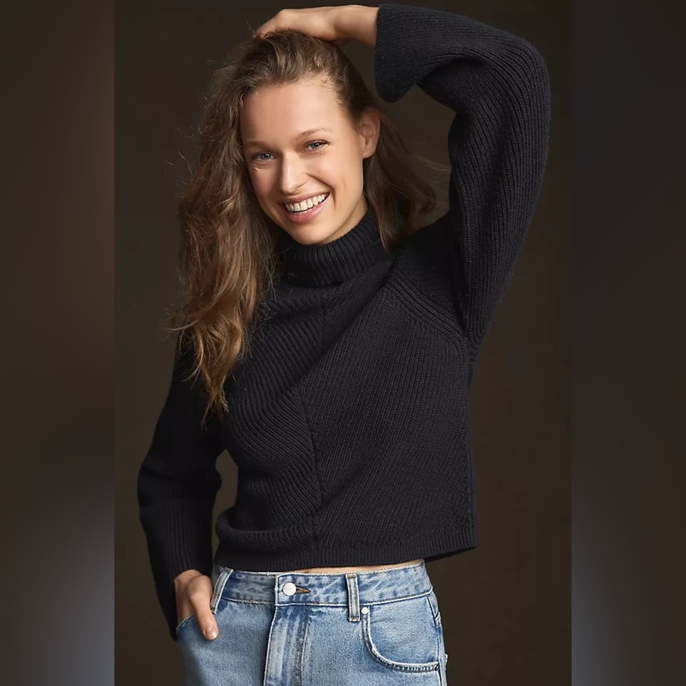 ◾️Anthropologie Maeve Cropped Turtleneck Sweater